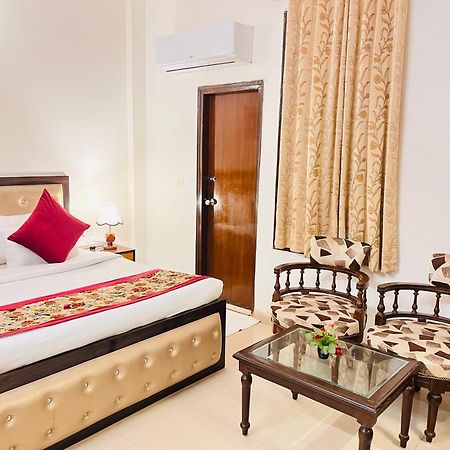 Hotel Paras - Karol Bagh Delhi Bagian luar foto