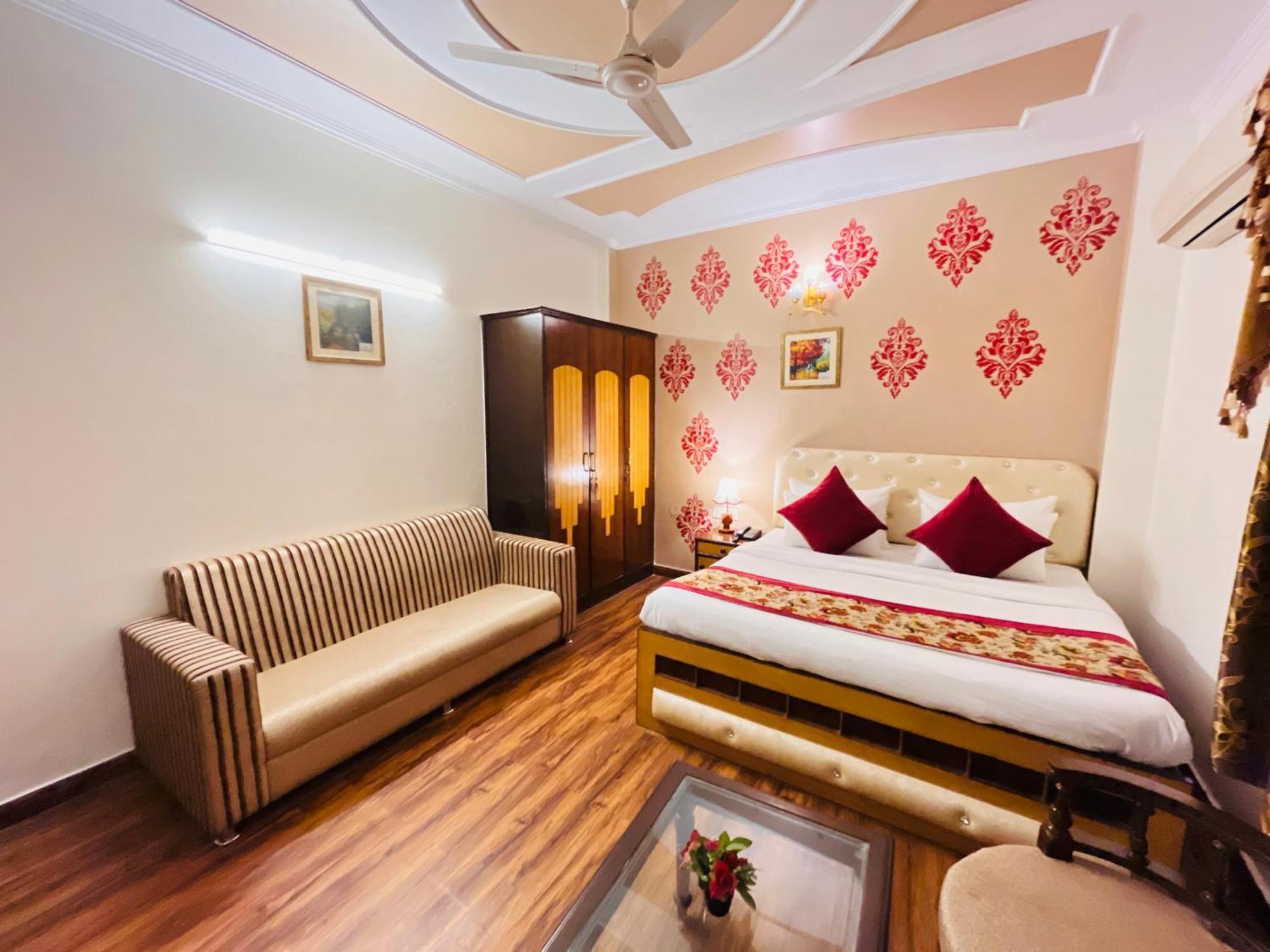 Hotel Paras - Karol Bagh Delhi Bagian luar foto