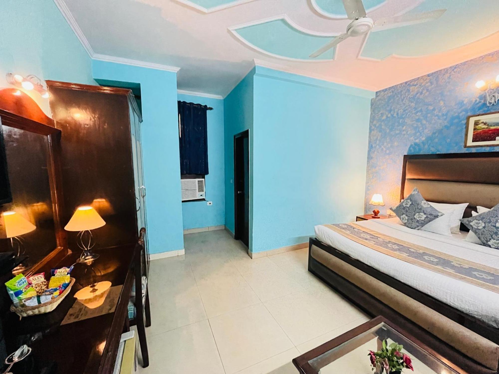 Hotel Paras - Karol Bagh Delhi Bagian luar foto
