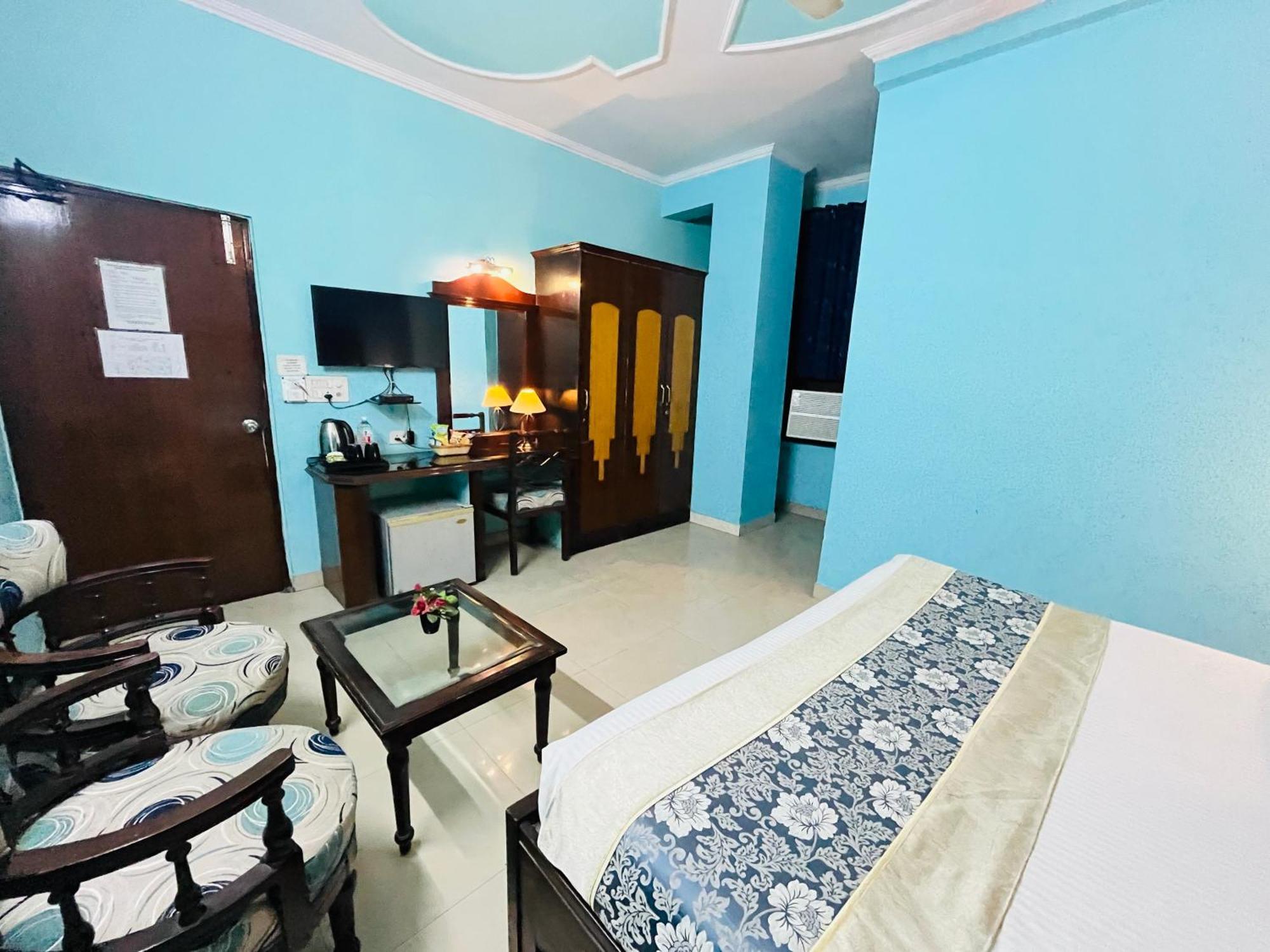 Hotel Paras - Karol Bagh Delhi Bagian luar foto