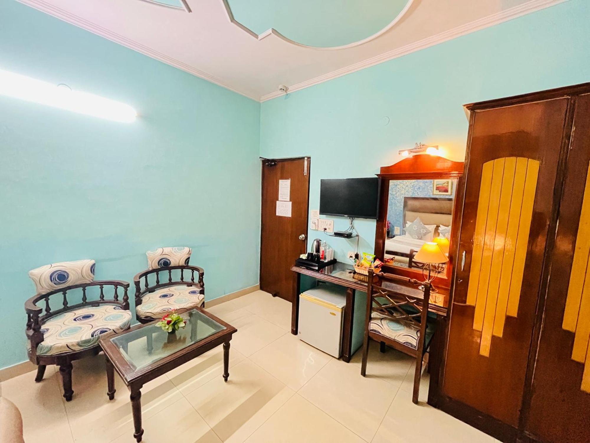 Hotel Paras - Karol Bagh Delhi Bagian luar foto