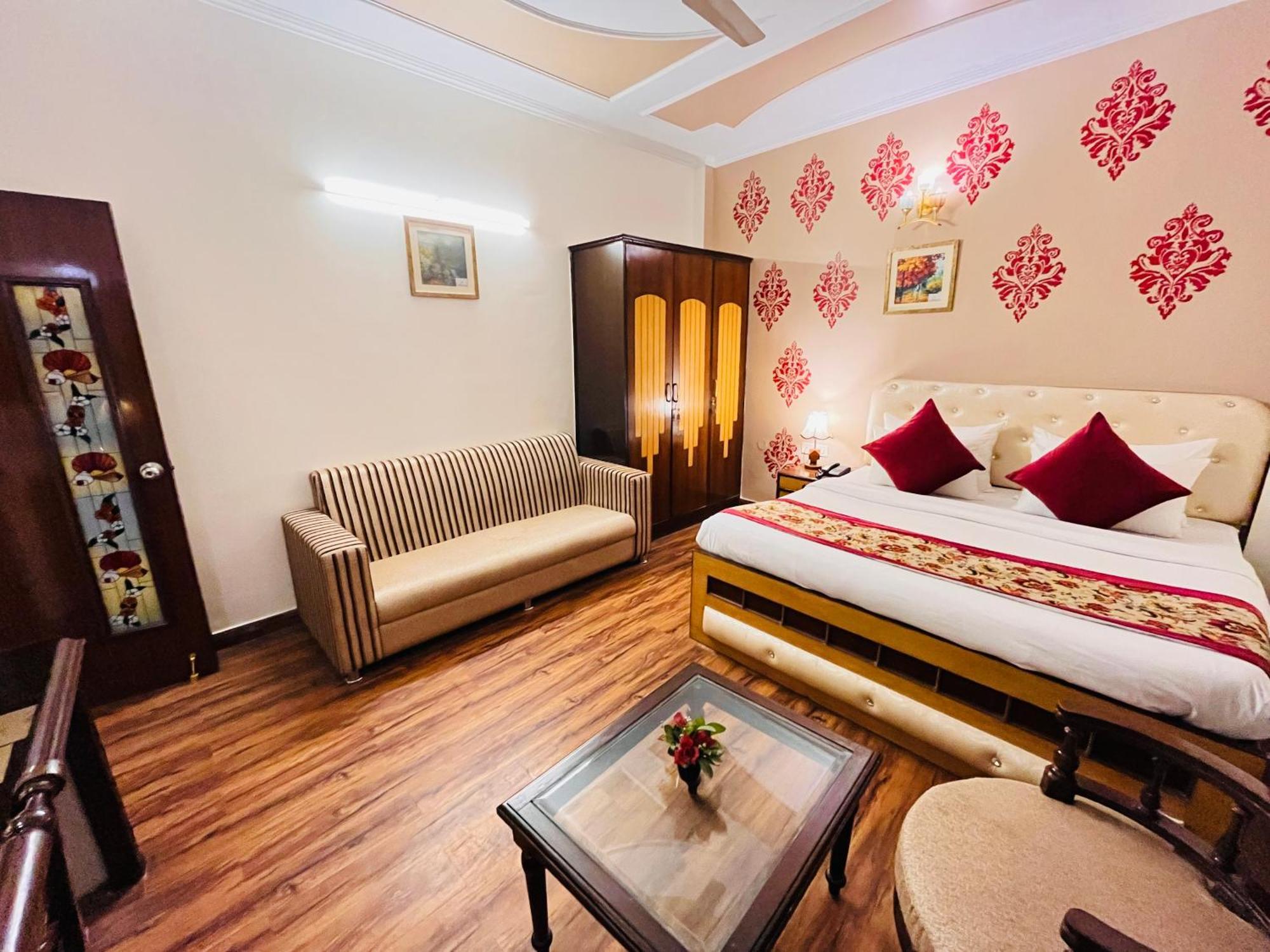 Hotel Paras - Karol Bagh Delhi Bagian luar foto