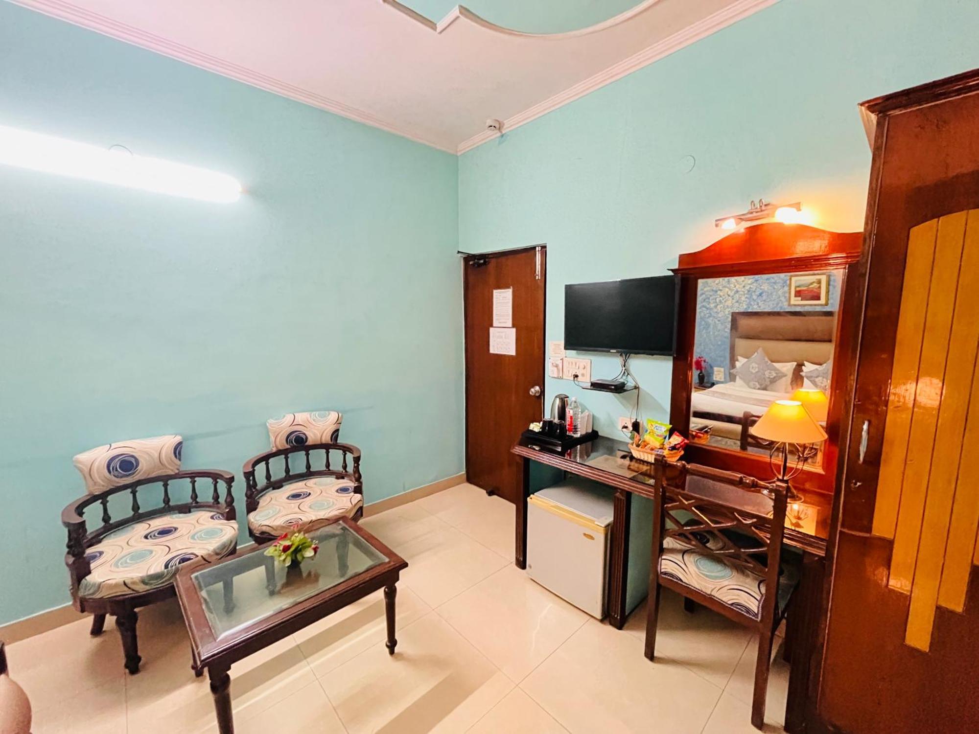 Hotel Paras - Karol Bagh Delhi Bagian luar foto