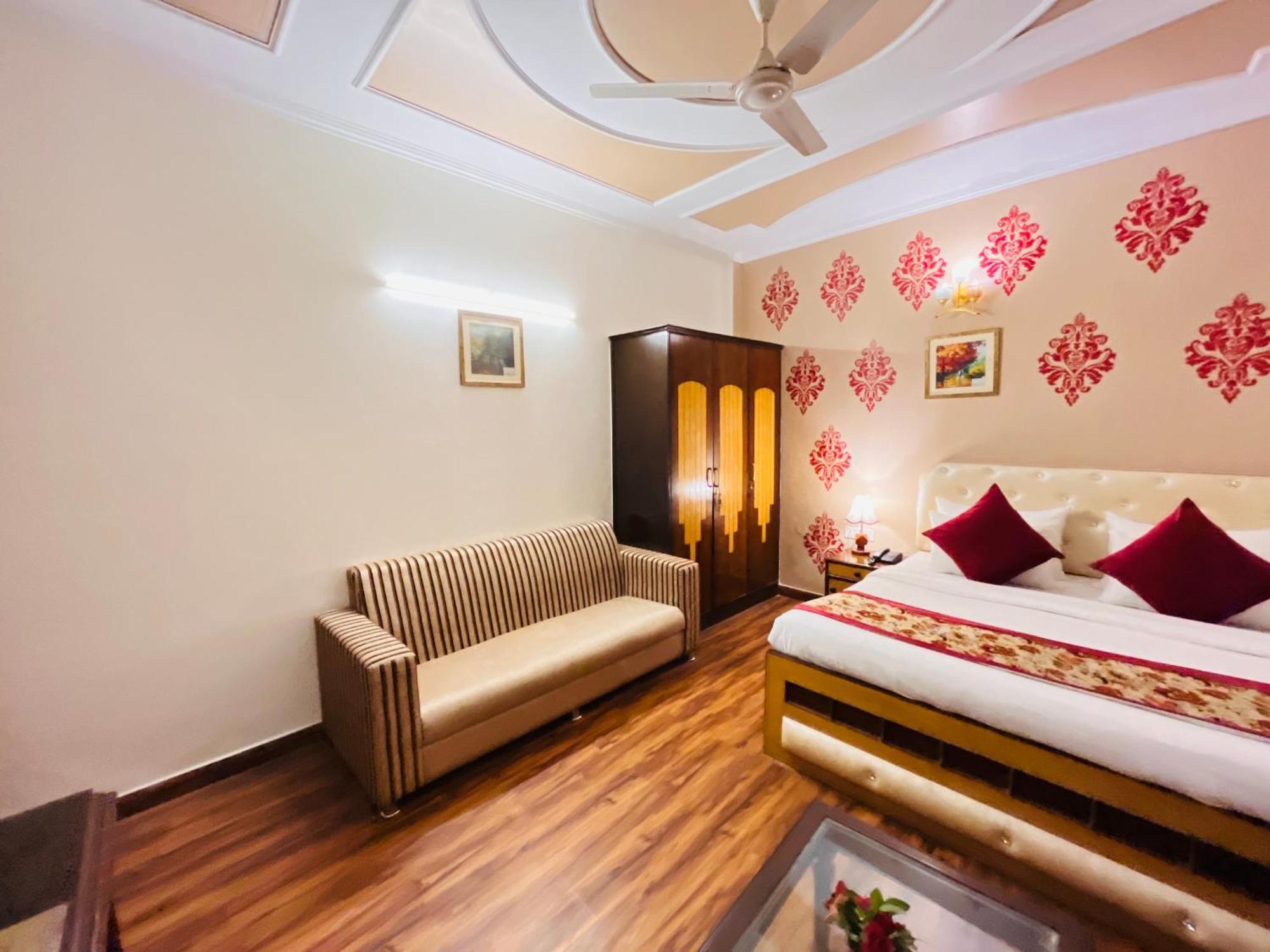 Hotel Paras - Karol Bagh Delhi Bagian luar foto