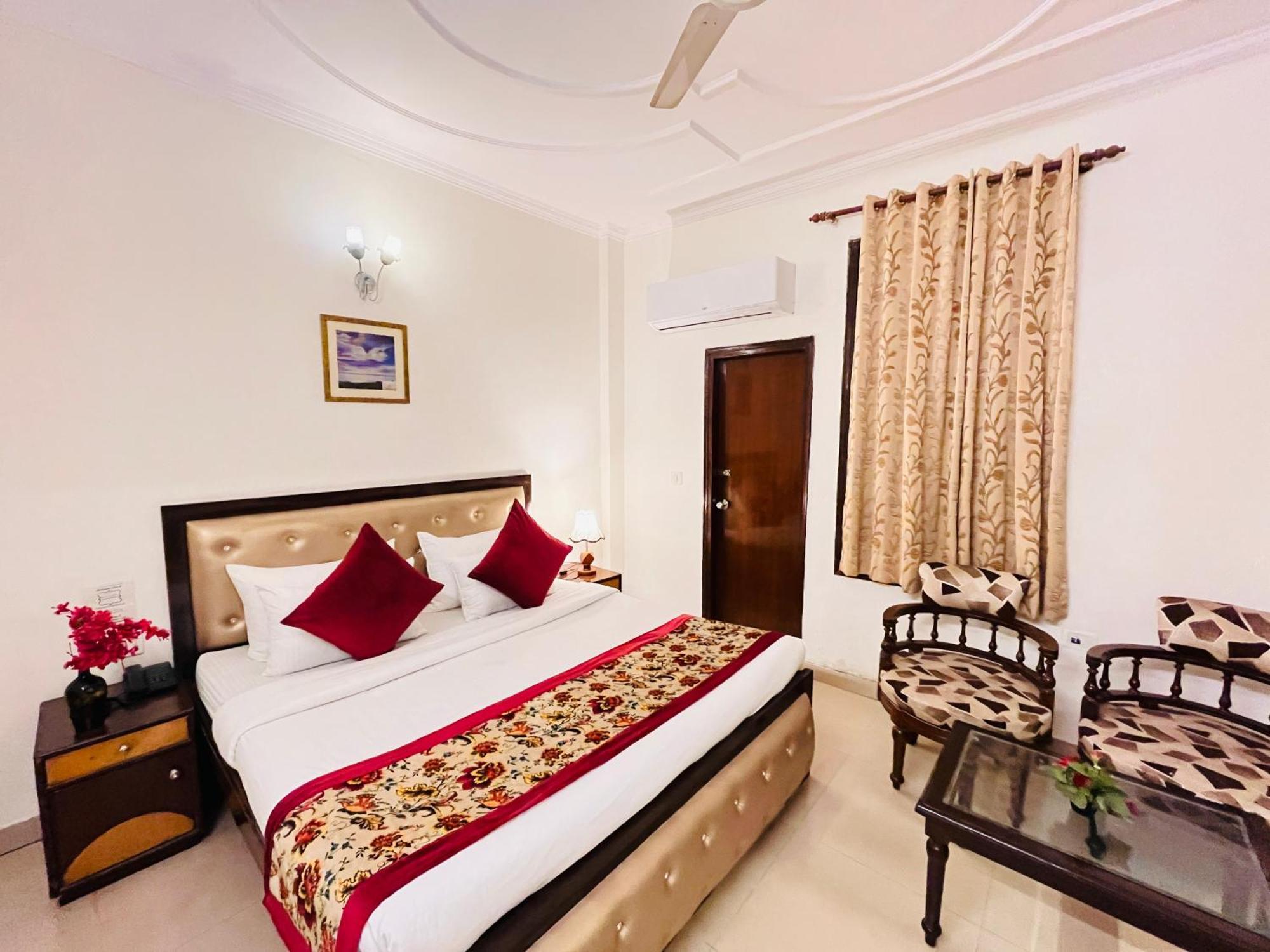 Hotel Paras - Karol Bagh Delhi Bagian luar foto